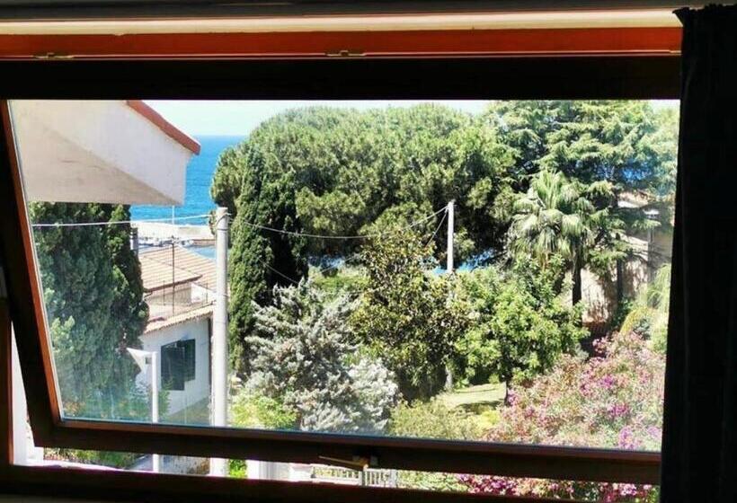 Номер Стандарт Вид на Море, L Elisea Maison De Charme