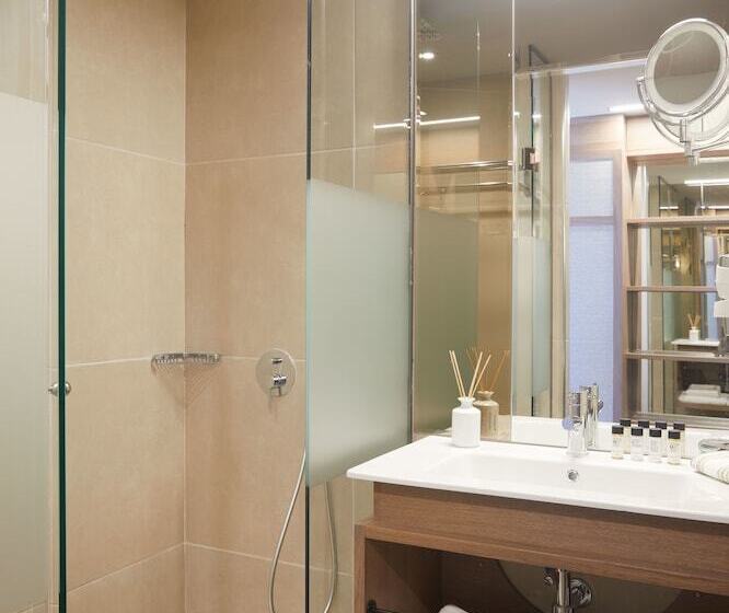 اتاق لوکس با چشم‌انداز باغ, Mirabello Bay Luxury Resort