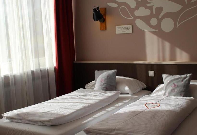 スタンダード４人部屋, Jufa Hotel Königswinter/bonn