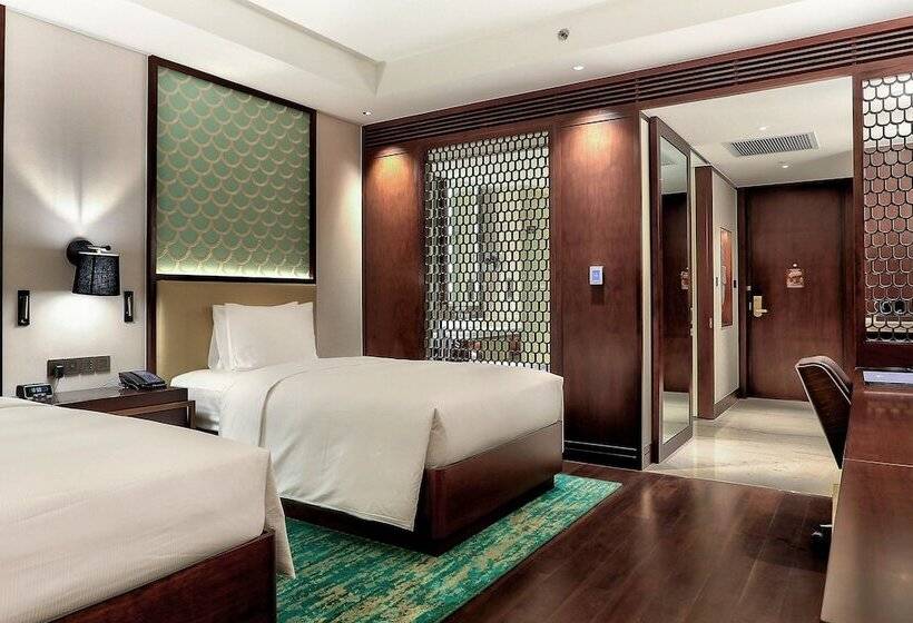اتاق اجرایی با چشم‌انداز دریا, Hilton Da Nang