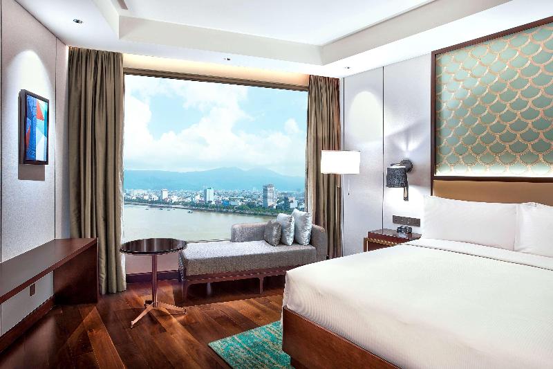 اتاق استاندارد با چشم‌انداز دریا, Hilton Da Nang