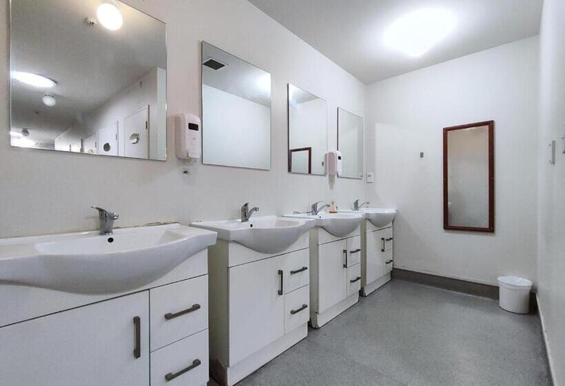اتاق استاندارد با تختخواب دوطبقه و حمام مشترک, Newton Lodge Auckland