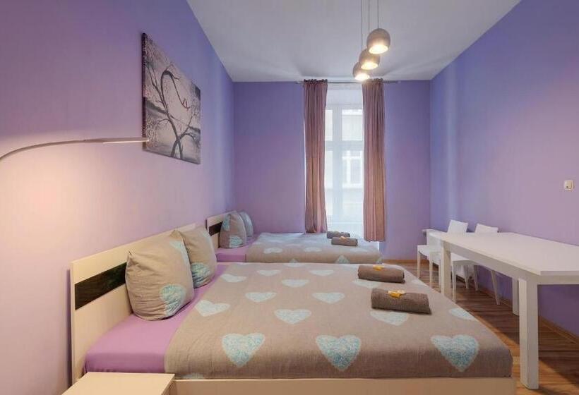 חדר סטנדרט, Hostel 70s And Queen Apartments
