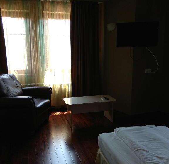 디럭스 룸, Roots Hotel & Wine Bar