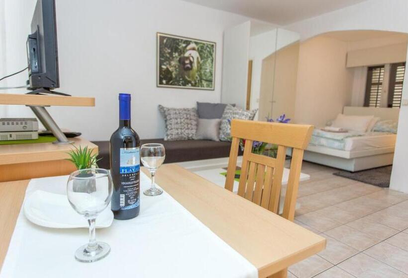 Студио Стандарт с Балконом, Apartments Villa Sol