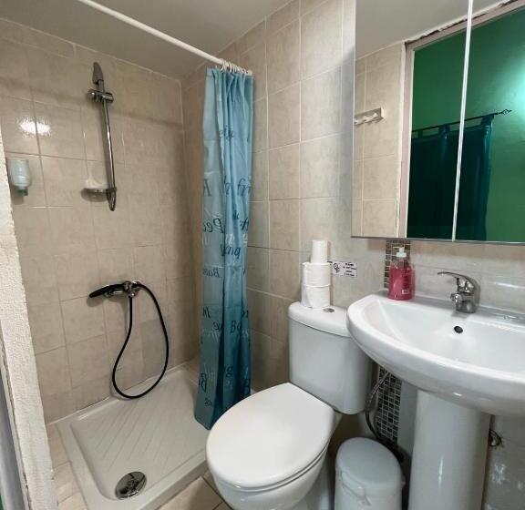 Budget Værelse, Zouglas App Guesthouse