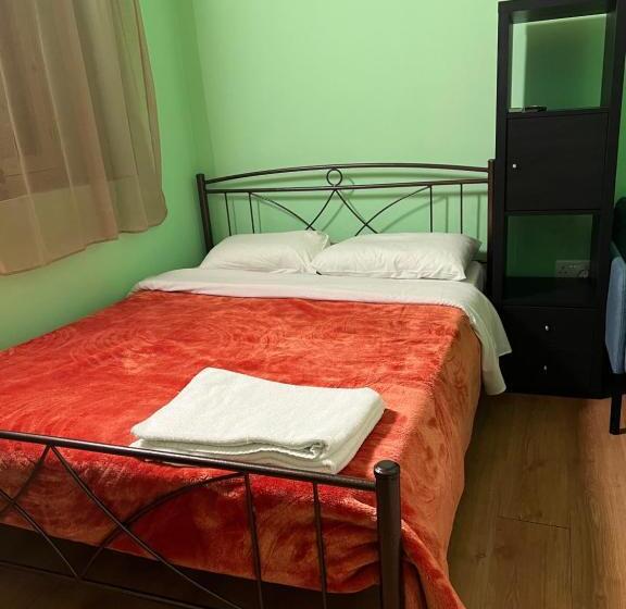 Budget Værelse, Zouglas App Guesthouse