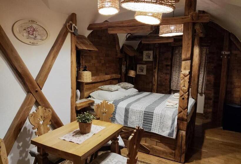 سوییت جونیور لوکس, Old Bled House