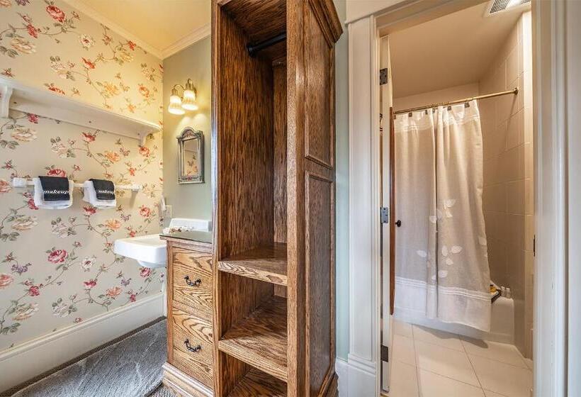 Номер Стандарт с Балконом, Abigail S Bed And Breakfast Inn