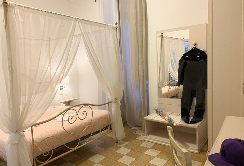 اتاق لوکس, Affittacamere Levantomare