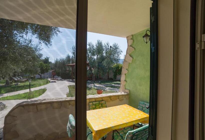 آپارتمان 1 خوابه, Borghetto Tio Pepe