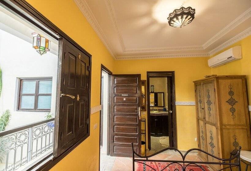 اتاق استاندارد سه نفره, Riad Toyours