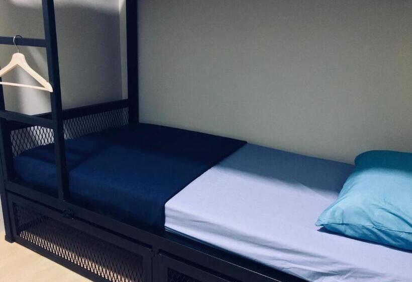 Quarto Estandar Individual Banheiro Compartilhado, The Good Travelers Hostel   Kl Airport