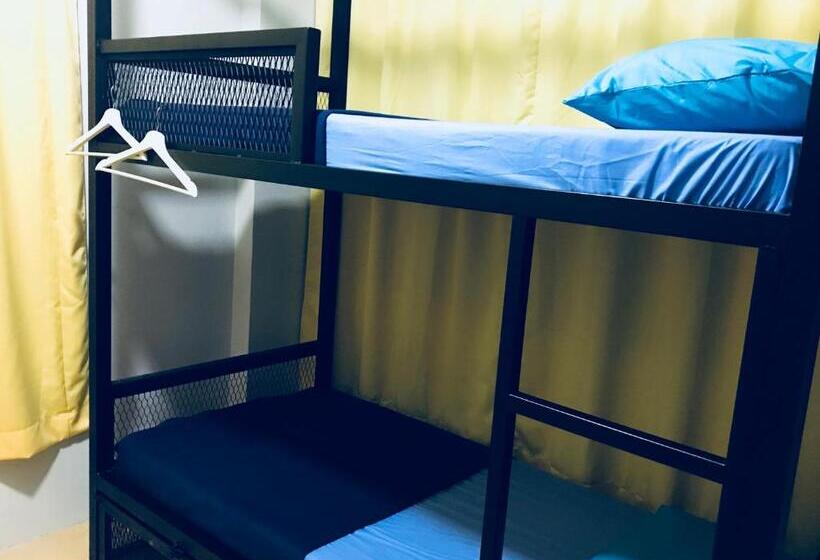 Quarto Estandar Banheiro Compartilhado, The Good Travelers Hostel   Kl Airport