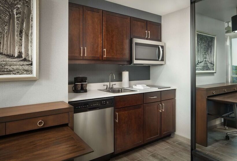 장애인을 위한 스위트, Homewood Suites By Hilton Teaneck Glenpointe