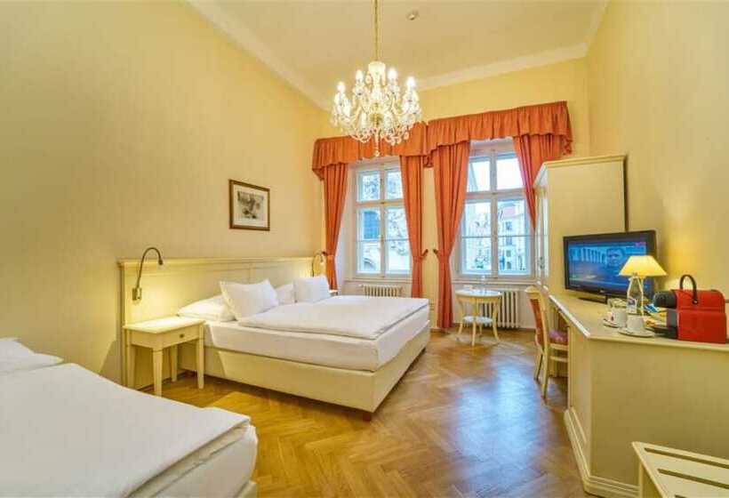 اتاق استاندارد سه نفره, Josephine Old Town Square Hotel   Czech Leading Hotels
