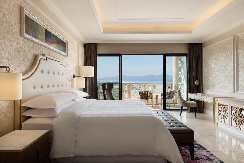 اتاق لوکس با چشم‌انداز, Sheraton Grand Danang Resort & Convention Center