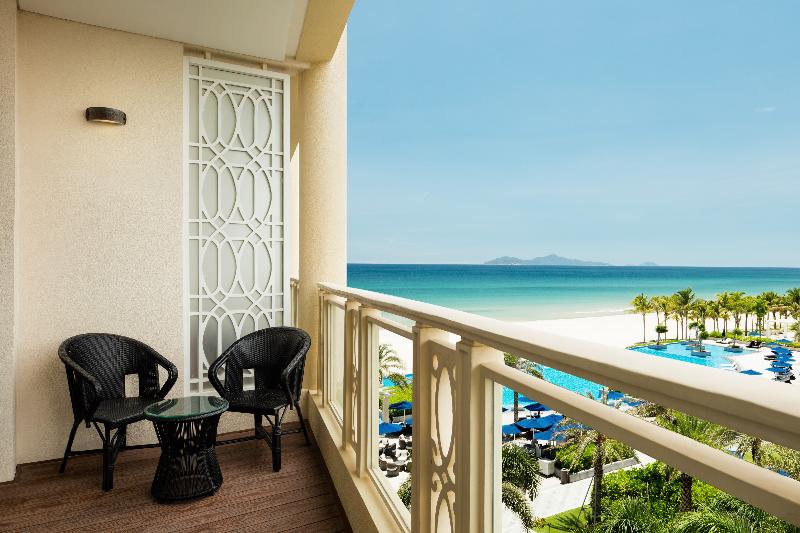 Номер Deluxe Вид на Море, Sheraton Grand Danang Resort & Convention Center