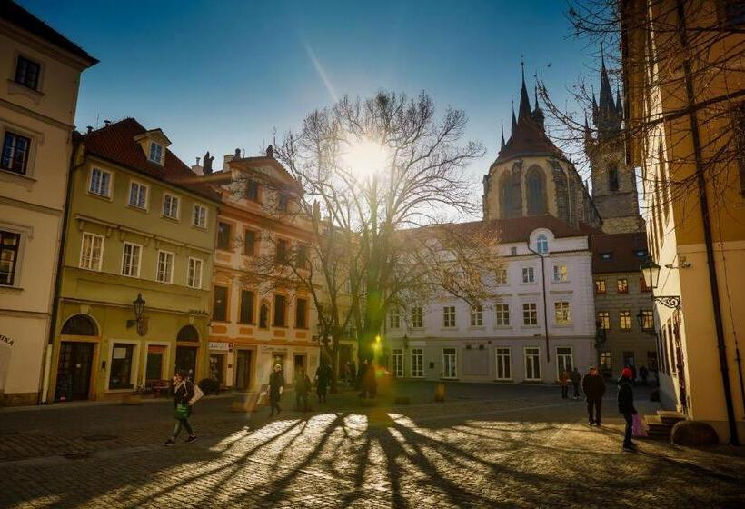 اتاق استاندارد سه نفره, Josephine Old Town Square Hotel   Czech Leading Hotels