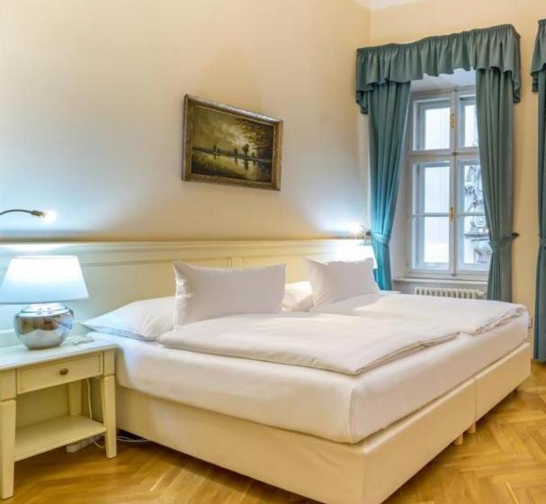 اتاق اکونومی, Josephine Old Town Square Hotel   Czech Leading Hotels