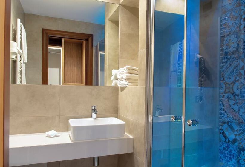 Трехместный Номер Deluxe, Miramare