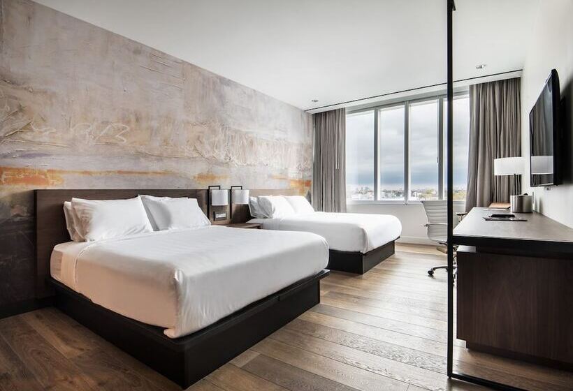 Quarto deluxe, The Hotel & Athletic Club At Midtown