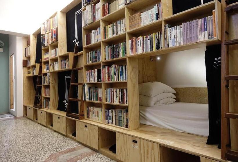 تختخواب در اتاق مشترک, Cao Ji Book Inn Hostel