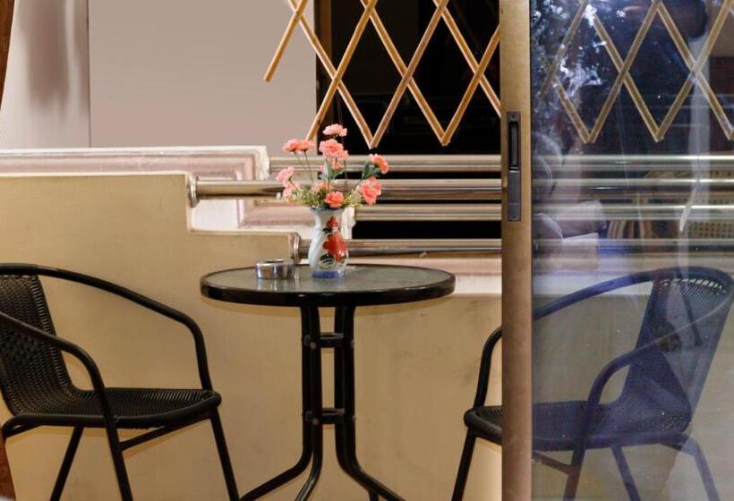 חדר סטנדרט עם מרפסת, Traveller S Rest Sports Bar