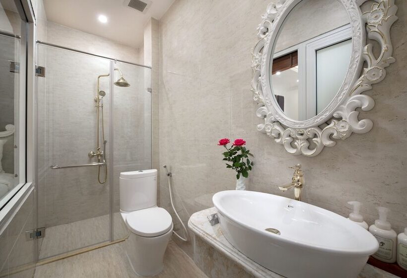 سوییت جونیور, Viola Royal  & Spa