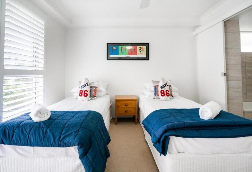 Апартаменты 3 Спальни, Cashelmara Beachfront Apartments