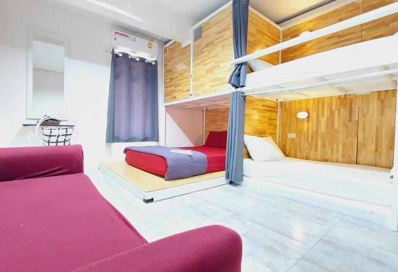豪华家庭房间, Neat Hostel