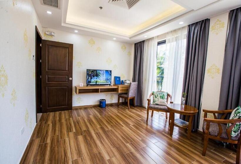 Люкс Повышенной Комфортности, Costa Palawan Resort