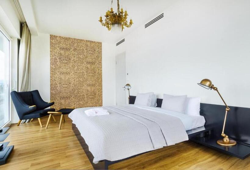 1 Bedroom Penthouse Apartment, Le Port Boutique Apart