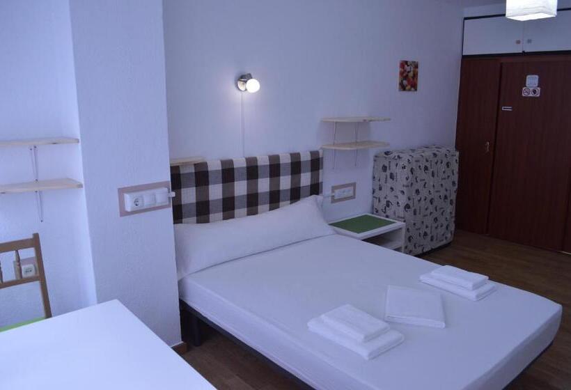 带共用浴室的标准房间, Ararat Hostel