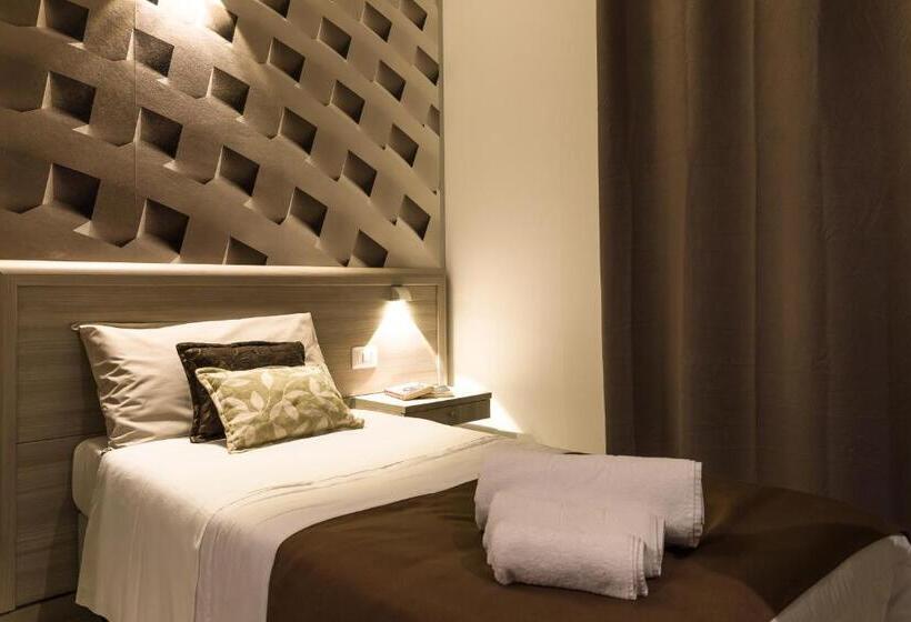 Номер Стандарт Трехместный, La Piazzetta Guest House