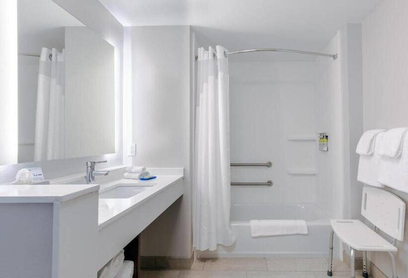 Номер Стандарт Адаптированный для Инвалидов, Holiday Inn Express Calhoun South By Ihg