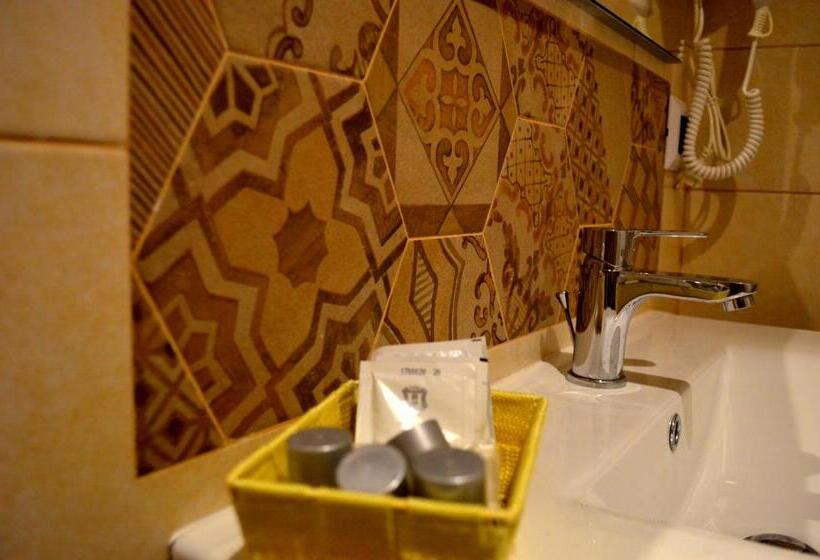 اتاق لوکس با بالکن, B&b Domus Palmi