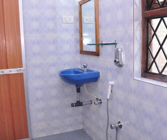 디럭스 룸, Anjuna Blue Resort