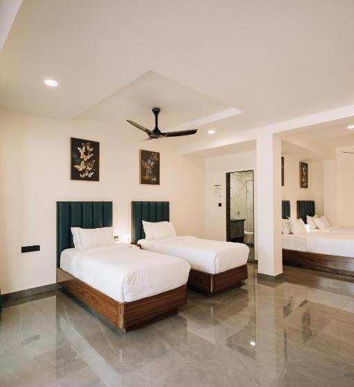 디럭스 4인 룸, Anjuna Blue Resort