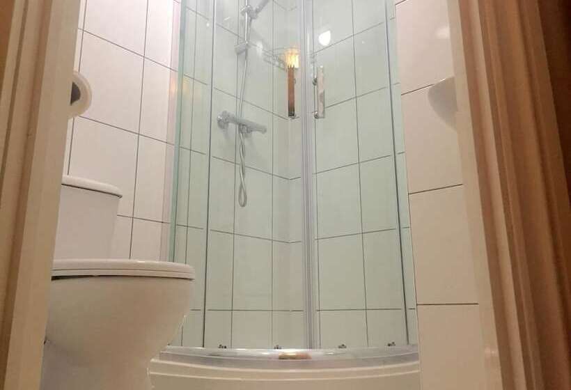 Семейный Номер, Southend Inn