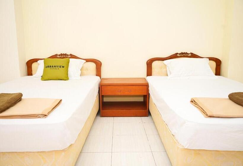 Номер Superior, Urbanview Hotel Ratu Elok Syariah Banjarbaru By Reddoorz