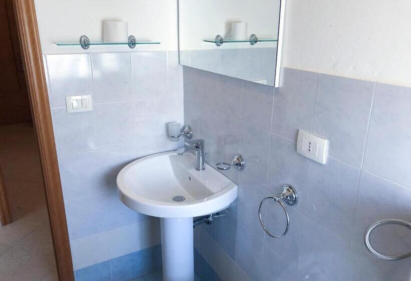 اتاق لوکس با بالکن, B&b Sikelia Mare
