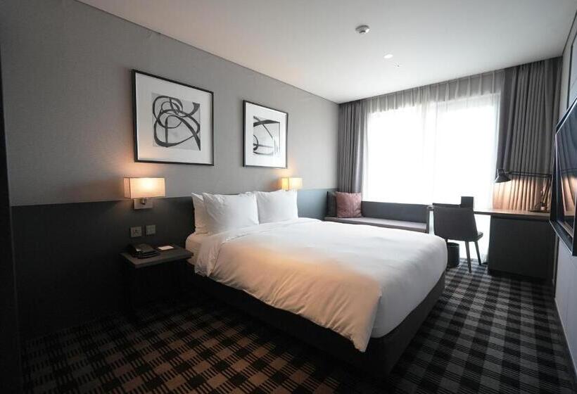 Premium room with river view, Marinabay Seoul Ara