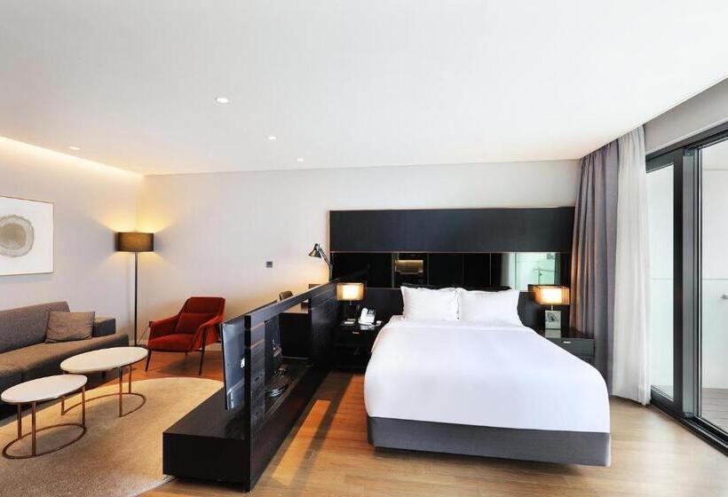 Junior Suite Queen Bed, Marinabay Seoul Ara