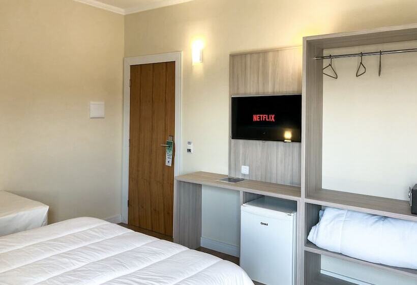 Номер Стандарт Трехместный, Sense Hotel Araucária