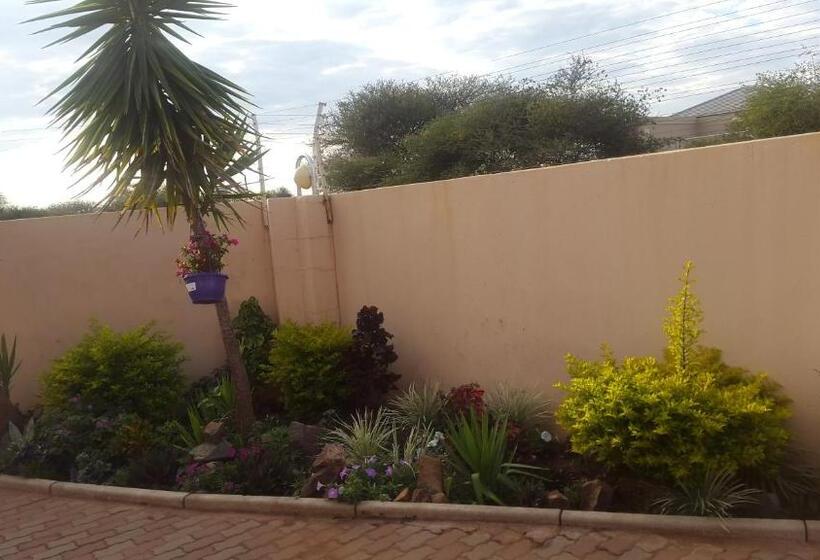 اتاق استاندارد, Tintech Bed & Breakfast