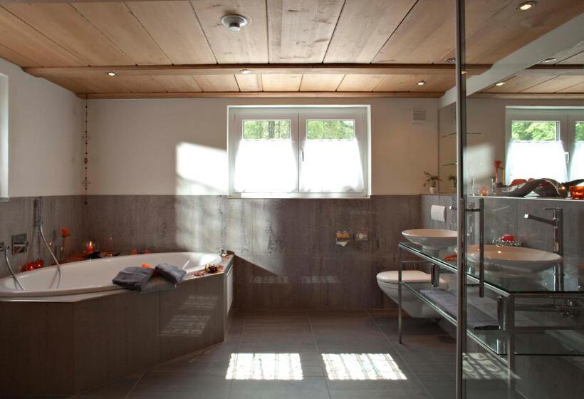 Полулюкс, Griesalp Hotels