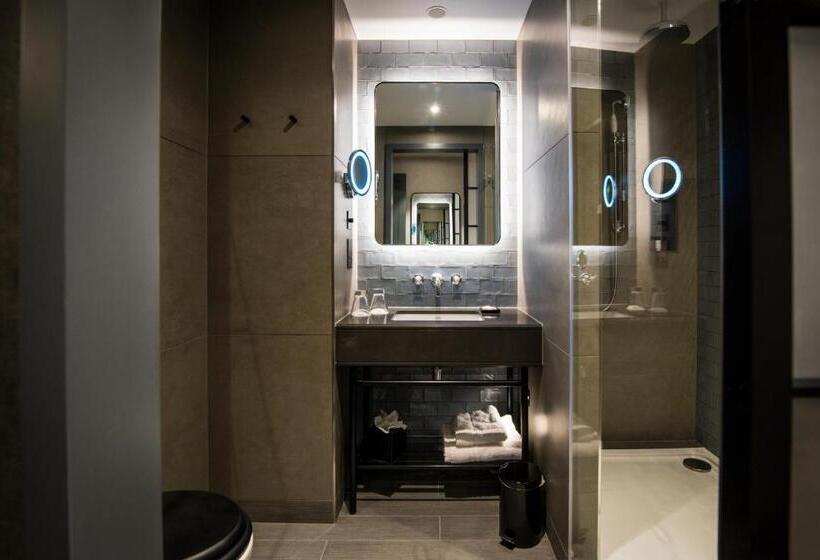 Семейный Номер Deluxe, Clayton Hotel City Of London