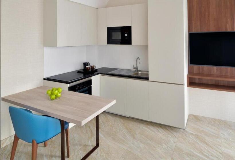Апартаменты 1 Спальня с Видом, Mövenpick Hotel Apartments Downtown Dubai