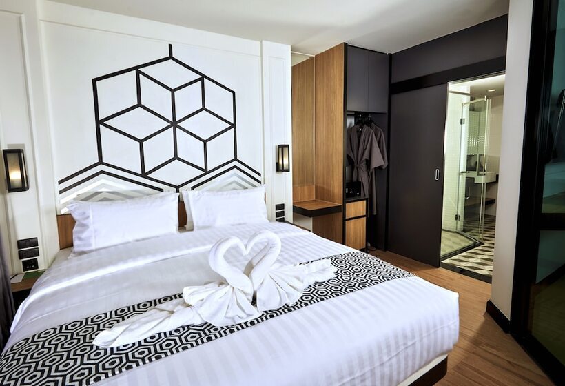 Люкс, Chezzotel Pattaya